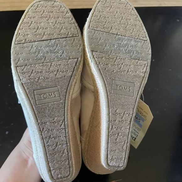 Tom's Wedge Shoes - Picture 5 of 9